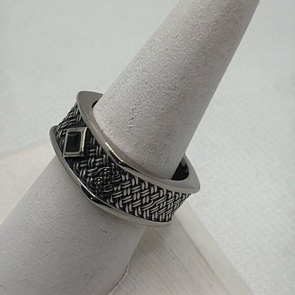NWOT Size 11 Celtic square band with black enamel inlay - Picture 2 of 4